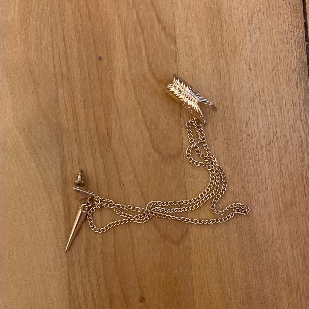 Statement earring with cartilage cuff